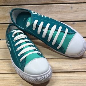 UKG Low Top Sneakers Size 11